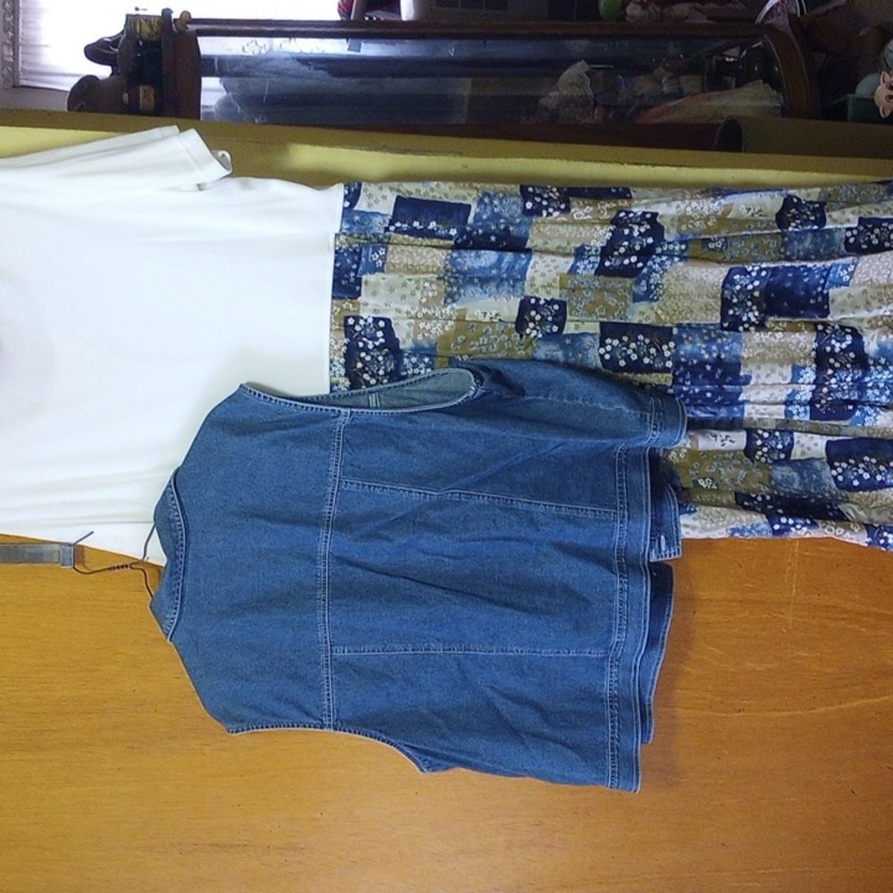 Bobbie Brooks Size 26W Two Piece Floral Maxi Dress w/ Embroideted Denim Vest - Picture 6 of 6